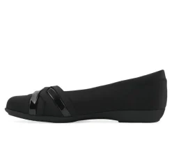 Women's Cliffs by White Mountain Chic Flats