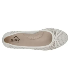 Women's Cliffs by White Mountain Carlicia Flats
