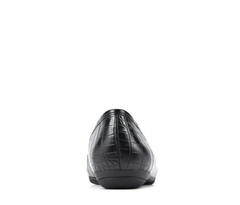 Women's Cliffs by White Mountain Glowing Loafers