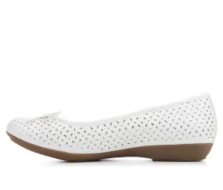 Women's Cliffs by White Mountain Chelby Flats