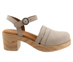 Women's Softwalk Fillmore Clogs
