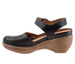 Women's Softwalk Mabelle Perf Clogs