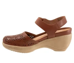 Women's Softwalk Mabelle Perf Clogs