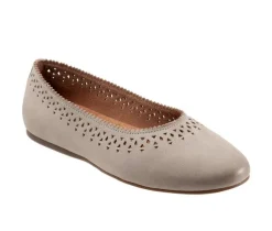 Women's Softwalk Selma Flats
