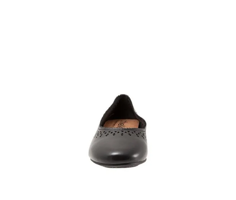 Women's Softwalk Selma Flats