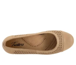 Women's Trotters Delmara Perf Flats