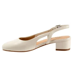 Women's Trotters Dottie Pumps