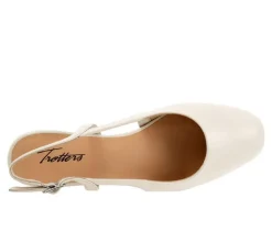 Women's Trotters Dottie Pumps