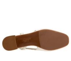 Women's Trotters Dottie Pumps