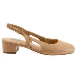 Women's Trotters Dottie Pumps