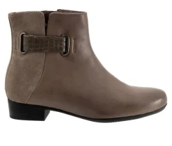 Women's Trotters Maxwell Booties
